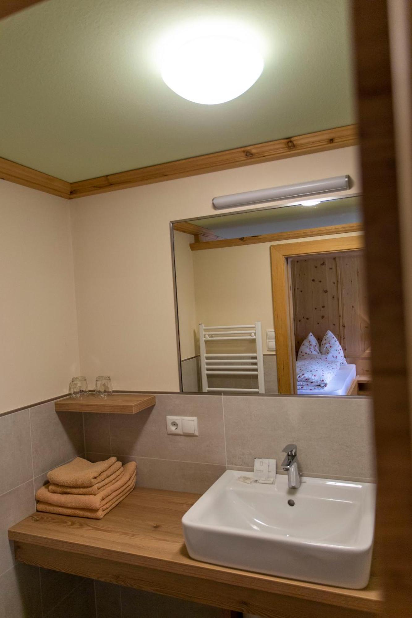 Hanslerhof Braies  Room photo